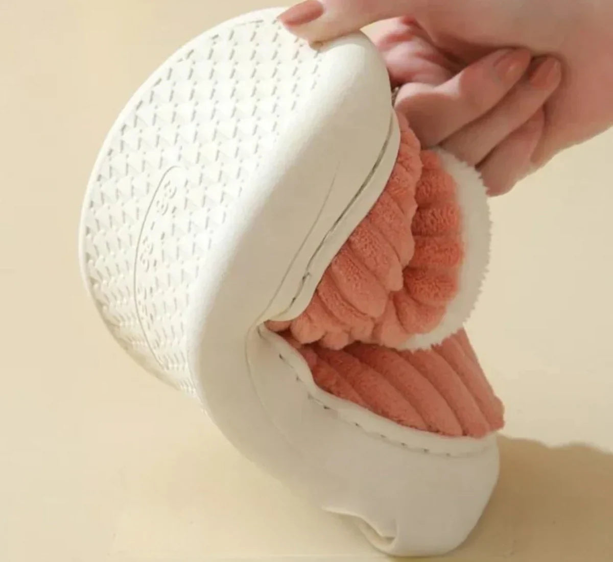 Sarttore | Pantofole invernali terapeutiche FluffEase – Calore sempre | Compra 1, ricevi 1 gratis
